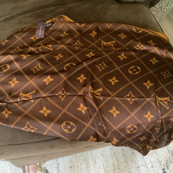 Louis Vuitton silk scarf - Picture 6 of 7